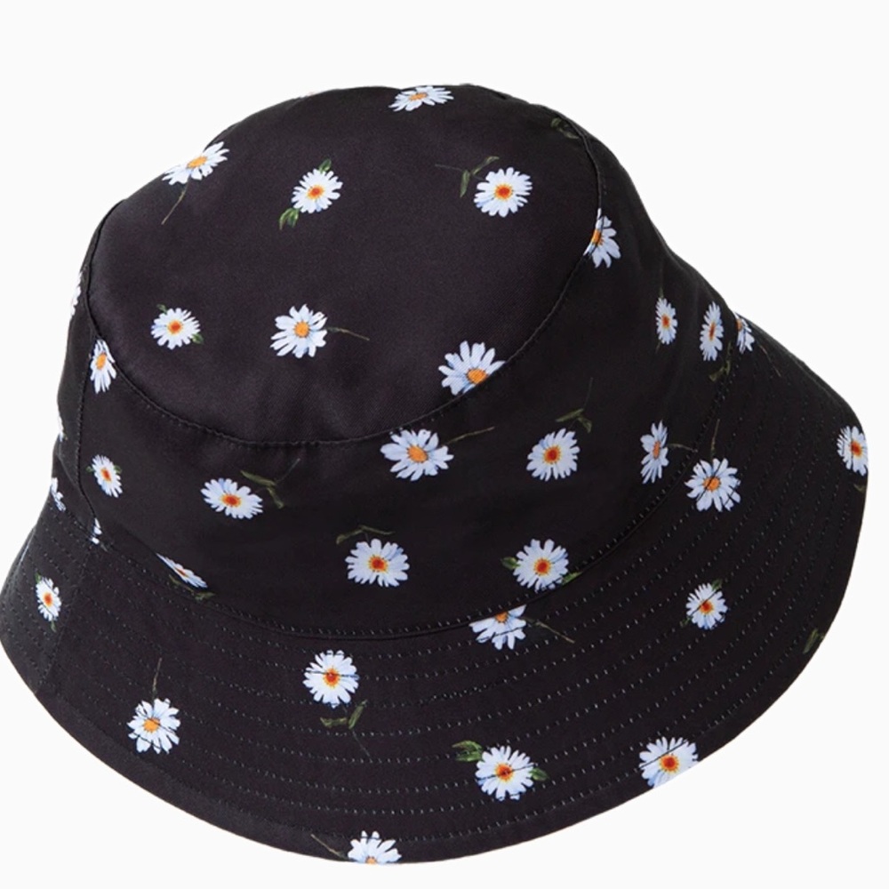 NEW ALICE & OLIVIA - duffle bag/bucket hat set